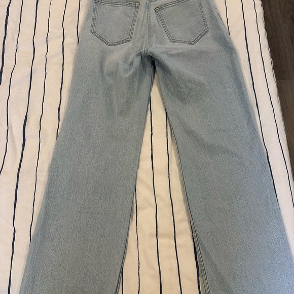Abercrombie 90s Relaxed High Rise Jeans - Picture 2 of 4